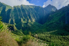 Epic view of the Ho'Olulu Valley (credit: Joey Doll)