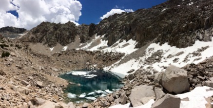 Before the final ascent up Glen Pass you reach a lake that has crystal blue water. This is a nice spot for a short break. The lake sits at 11,260 feet.